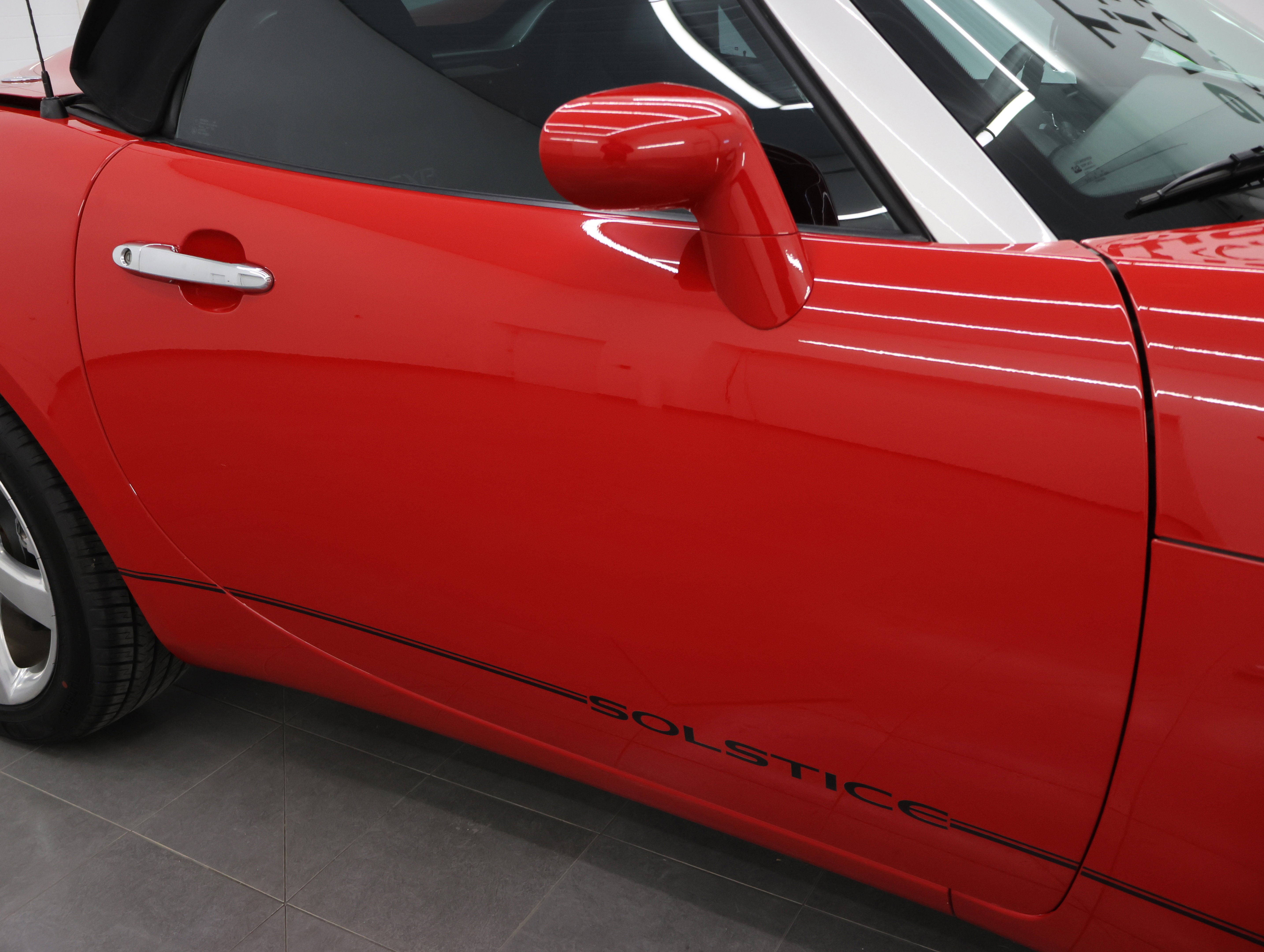 Used 2007 Aggressive (Victory Red) Pontiac GXP Convertible: GXP-CONVERTIBLE-5 SPEED STICK-BLACK LEATHER-LIKE NEW TIRES image 21