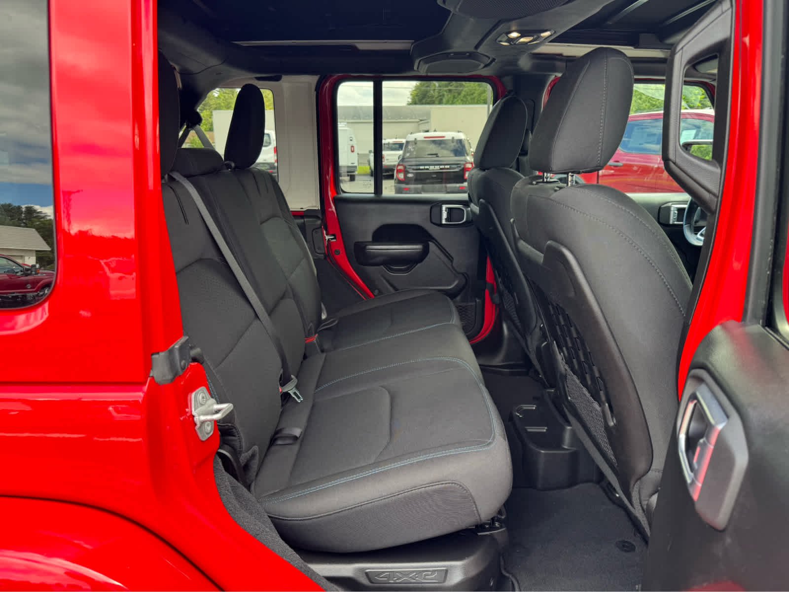 Certified Used 2022 Firecracker Red Clearcoat Jeep Unlimited Rubicon image 12