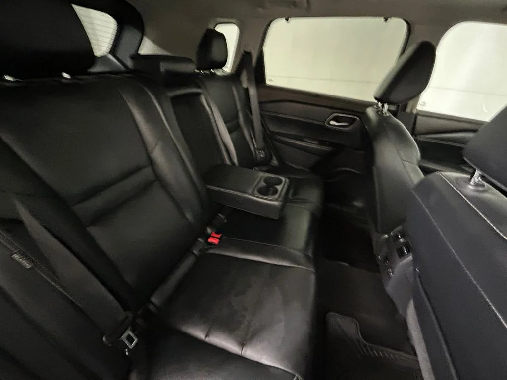Used 2021 Gray Nissan SL image 17