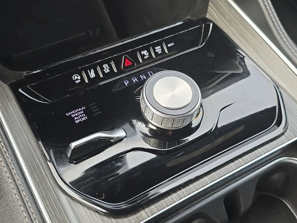 Used 2024 White Jeep Series II image 31