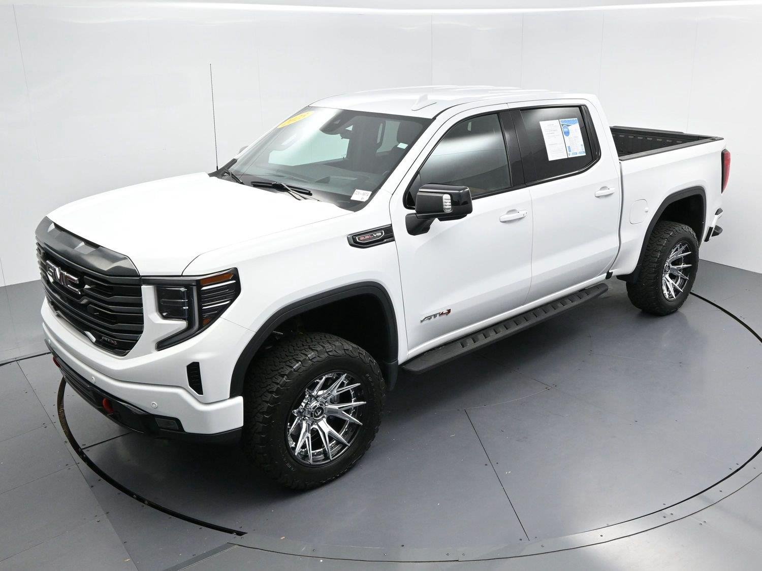 Used 2023 SUMMIT WHITE GMC AT4 image 43