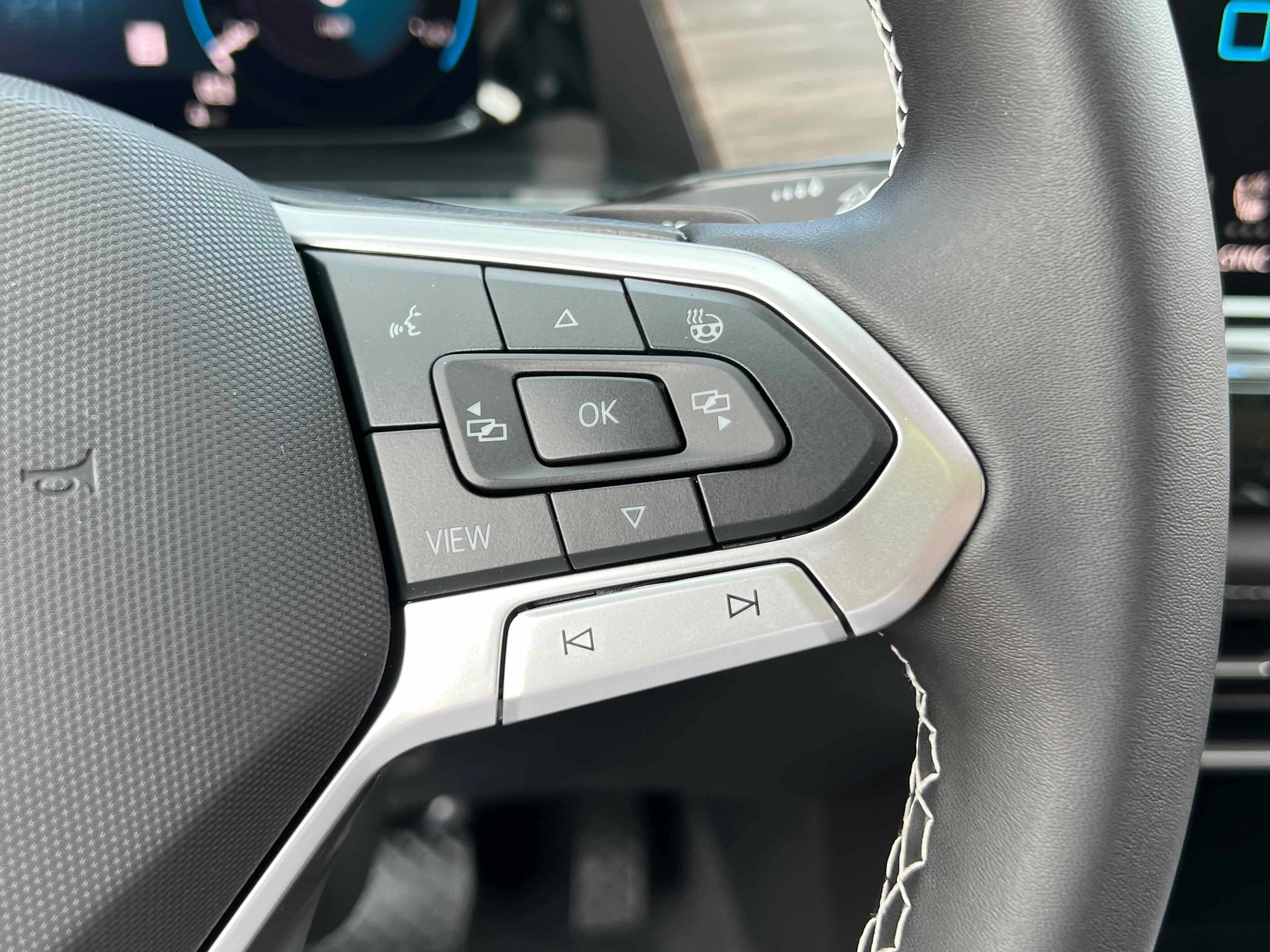New 2026 Silver Mist Volkswagen 2.0T SEL image 33