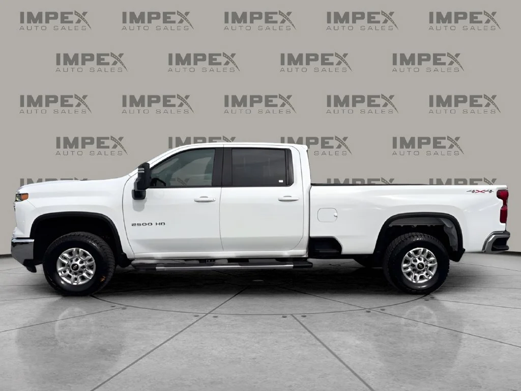 Used 2025 White Chevrolet LT image 2