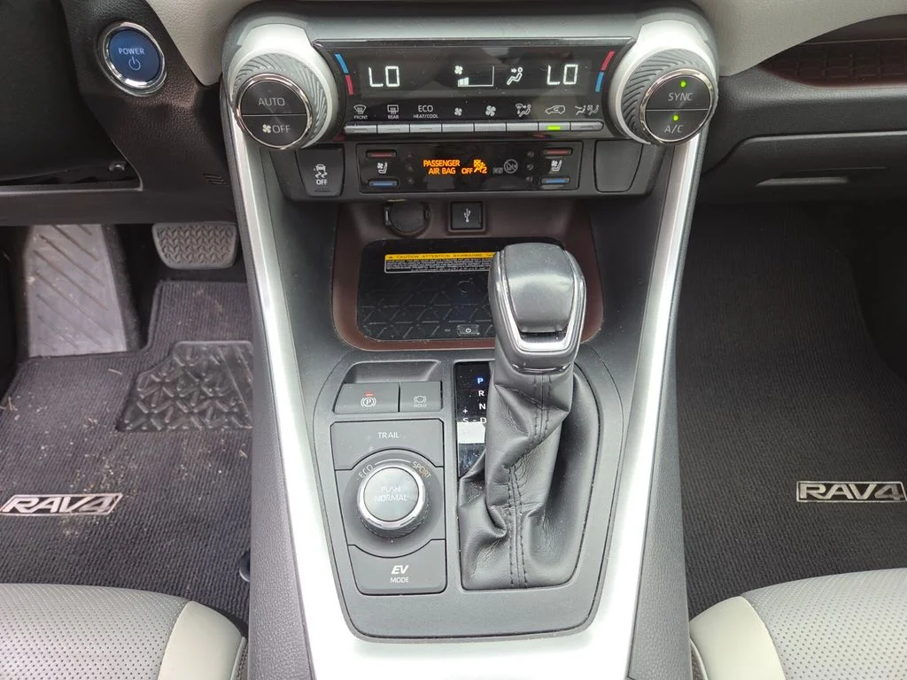 Certified Used 2020 Silver Toyota Limited image 28