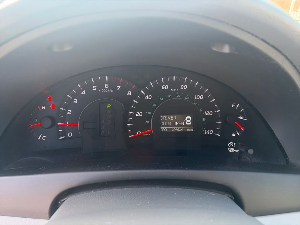Used 2009 Super White Toyota  image 15