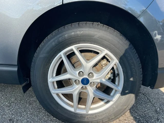 Used 2022 Gray Ford SEL image 27