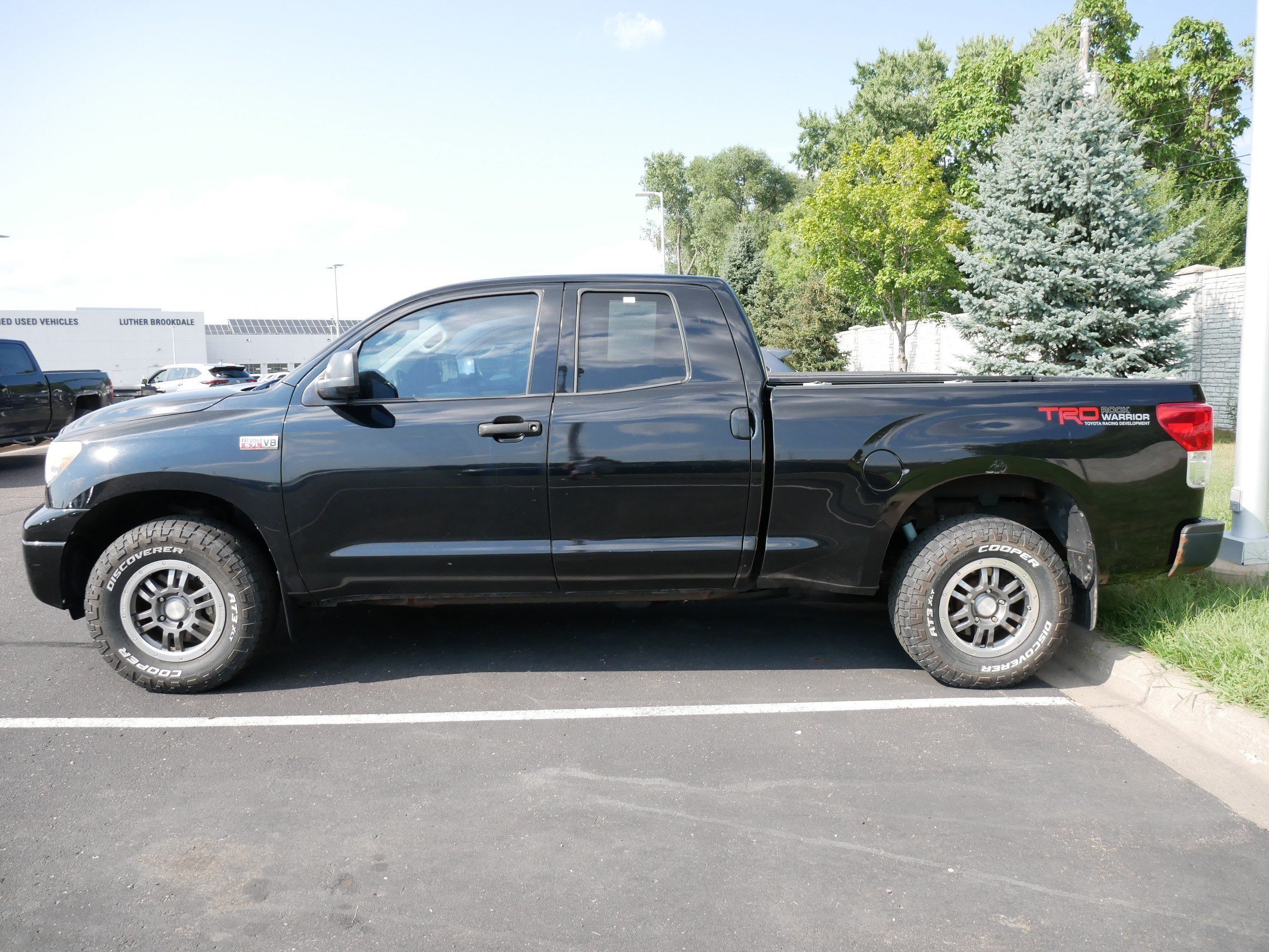 Used 2010 Black Toyota DBL 4WD FFV V8 5. image 5