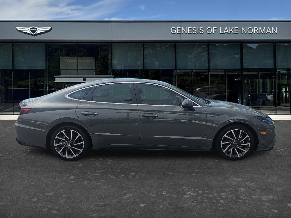 Used 2022 Hampton Gray Hyundai Limited image 4