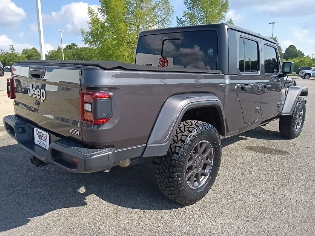 Used 2021 Gray Jeep Overland image 3