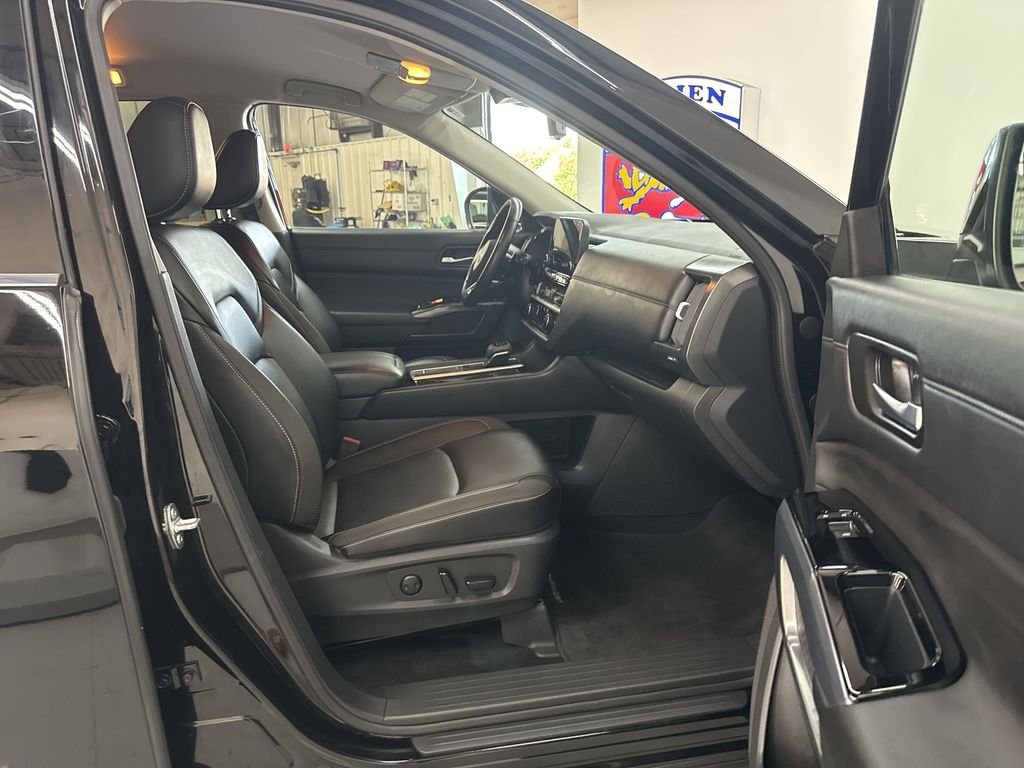 Certified Used 2024 Super Black Nissan SL image 18