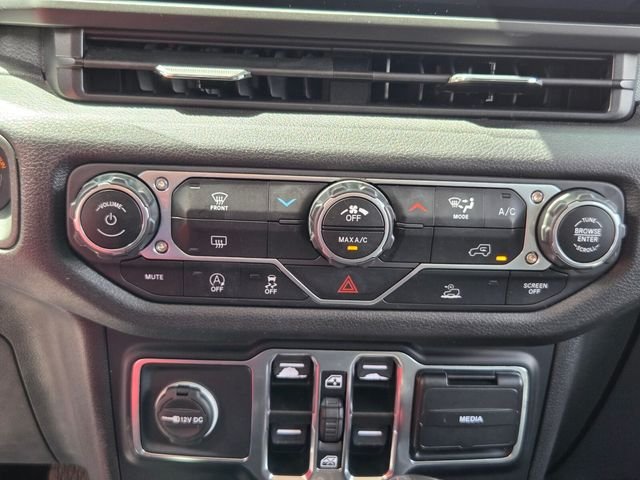 Used 2024 White Jeep Sport S image 19