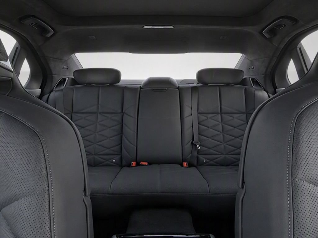 New 2027 Black Sapphire Metallic BMW  image 31