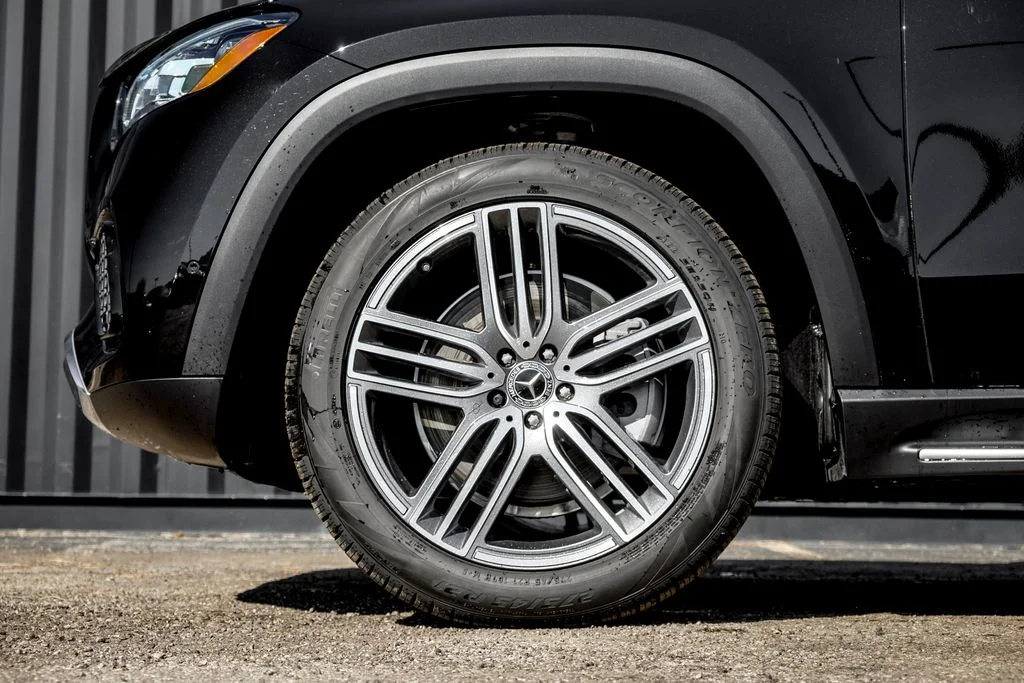 New 2026 Obsidian Black Metallic Mercedes-Benz GLS 450 image 4