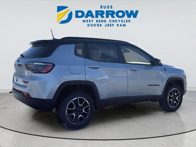 New 2026 Silver Jeep Trailhawk image 5
