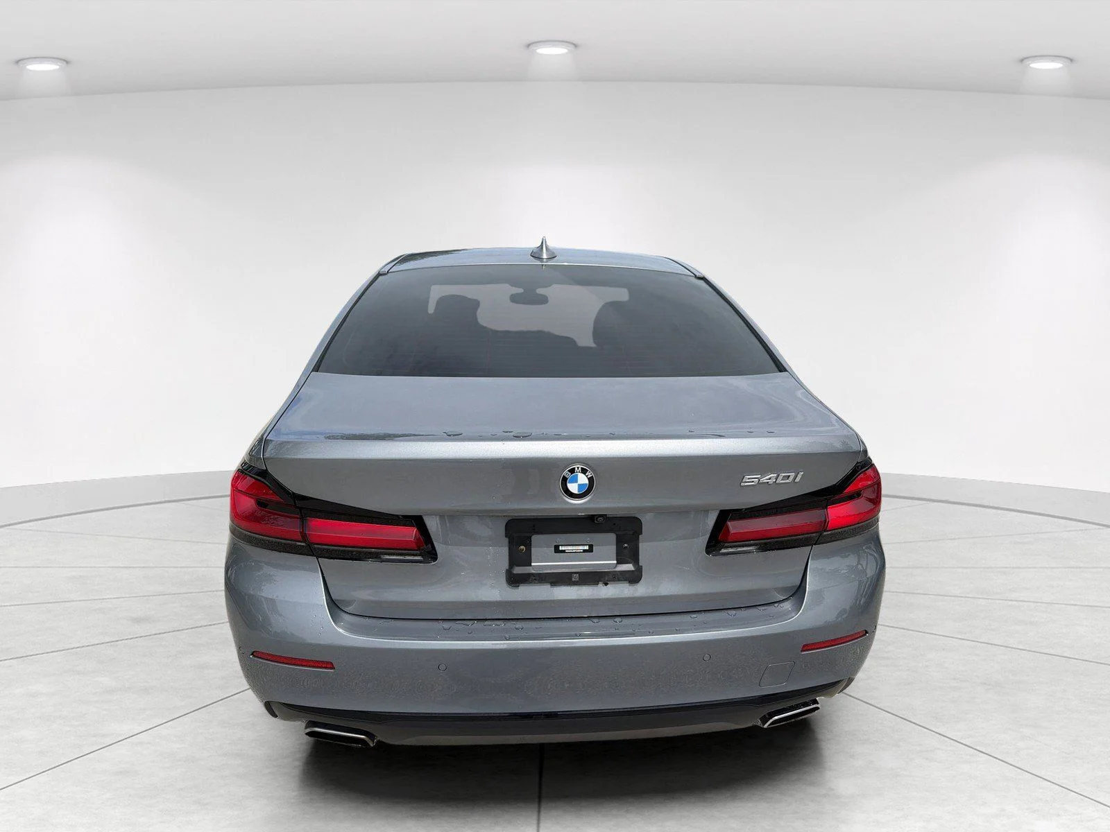 Used 2023 Skyscraper Grey Metallic BMW 540i image 5