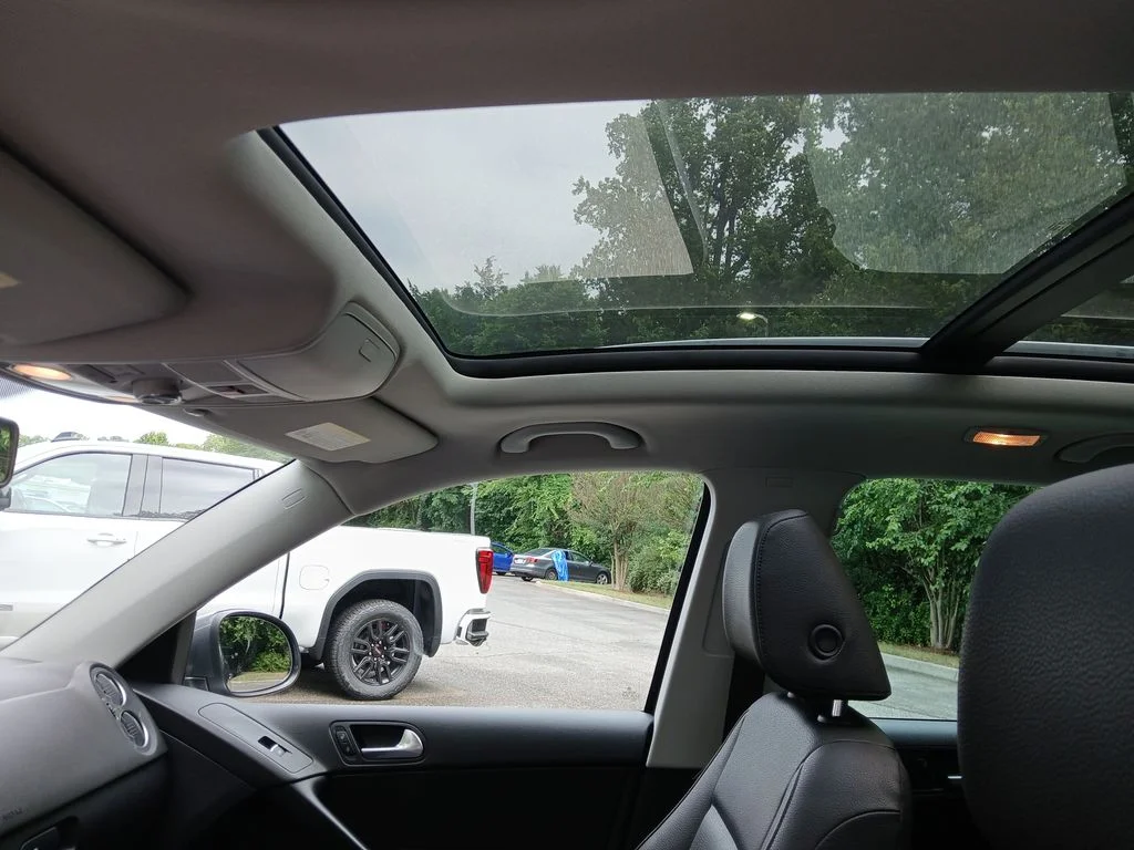 Used 2015 Gray Volkswagen SEL image 22