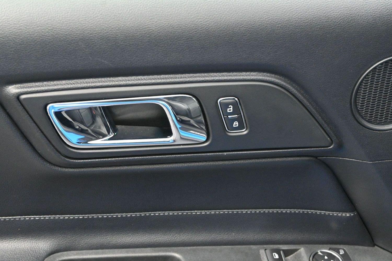 Used 2017 Grabber Blue Ford GT Premium image 11