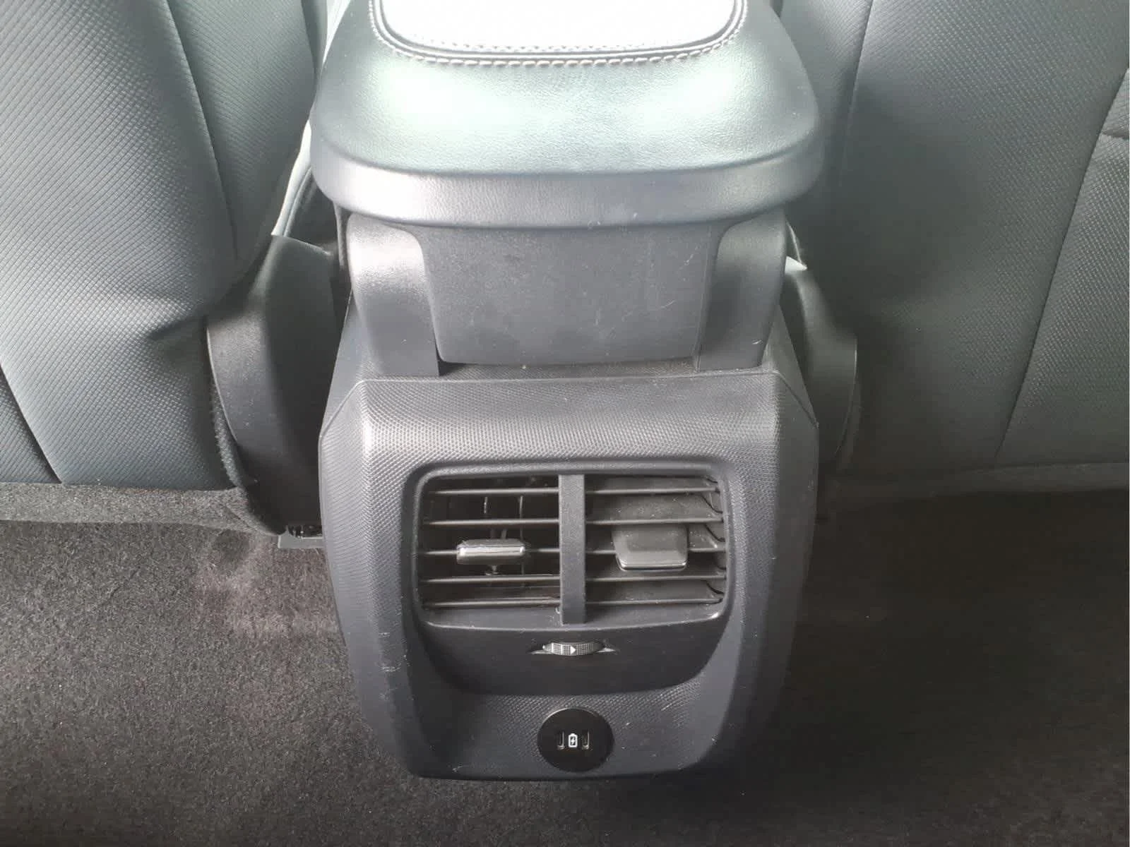 Used 2024 Glacier Gray Metallic TriCoat Ford Select image 31