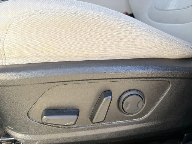 Used 2025 Silver Hyundai SEL image 34