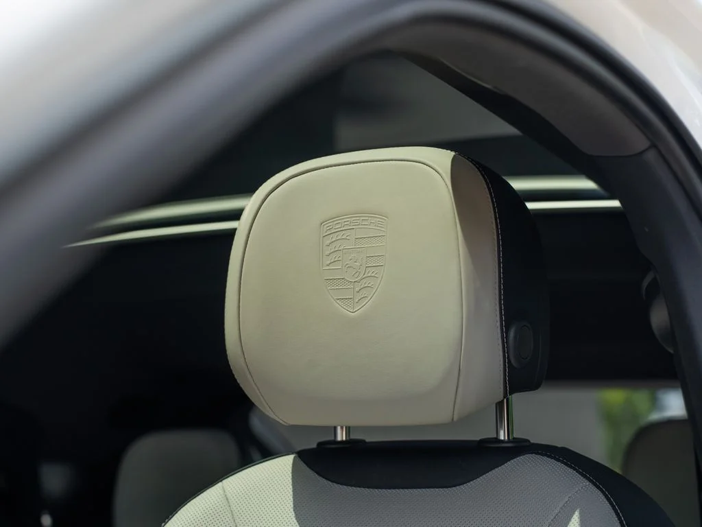Used 2025 White Porsche Base image 19