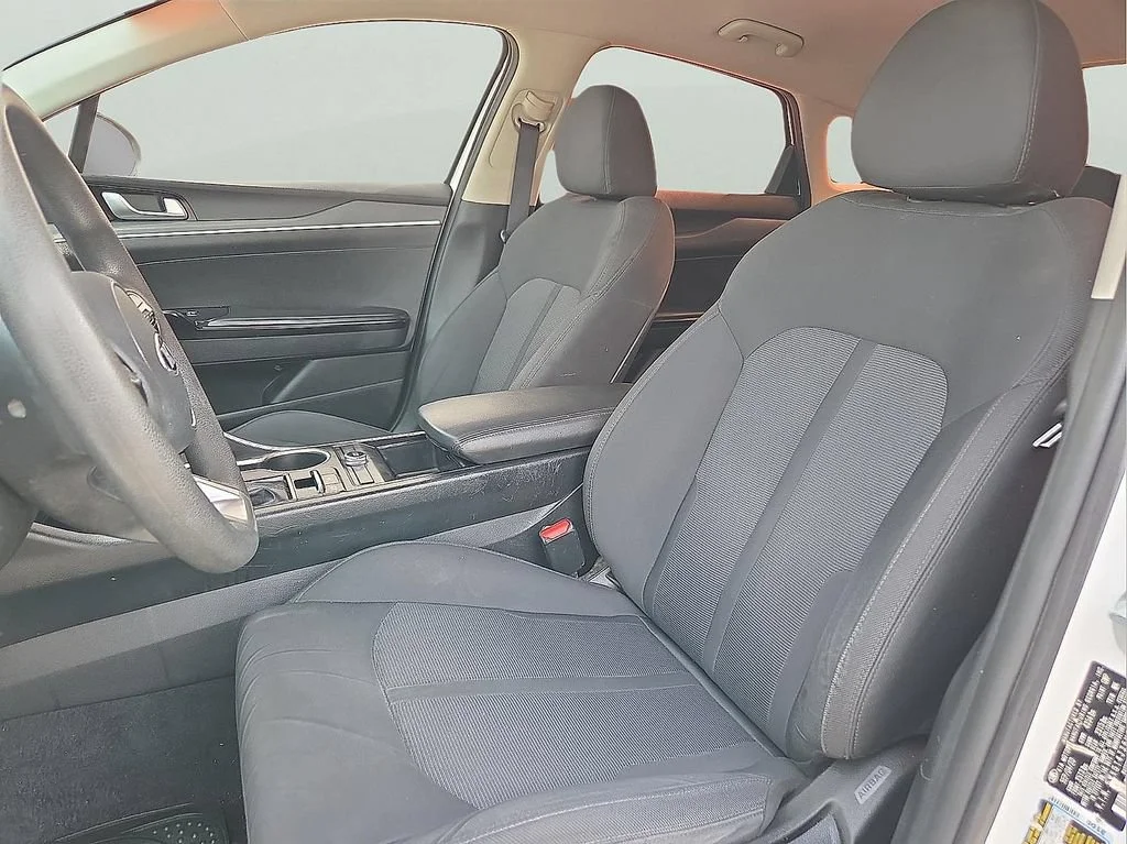 Used 2021 White Kia LXS image 15