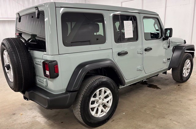 Used 2023 Silver Jeep Sport S image 6