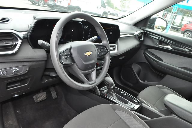Used 2024 Mosaic Black Metallic Chevrolet LT image 9