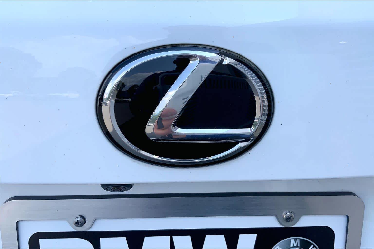 Used 2019 Ultra White Lexus F SPORT image 9