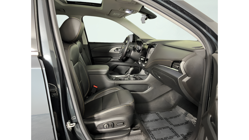 Used 2020 Graphite Metallic Chevrolet 3LT image 17
