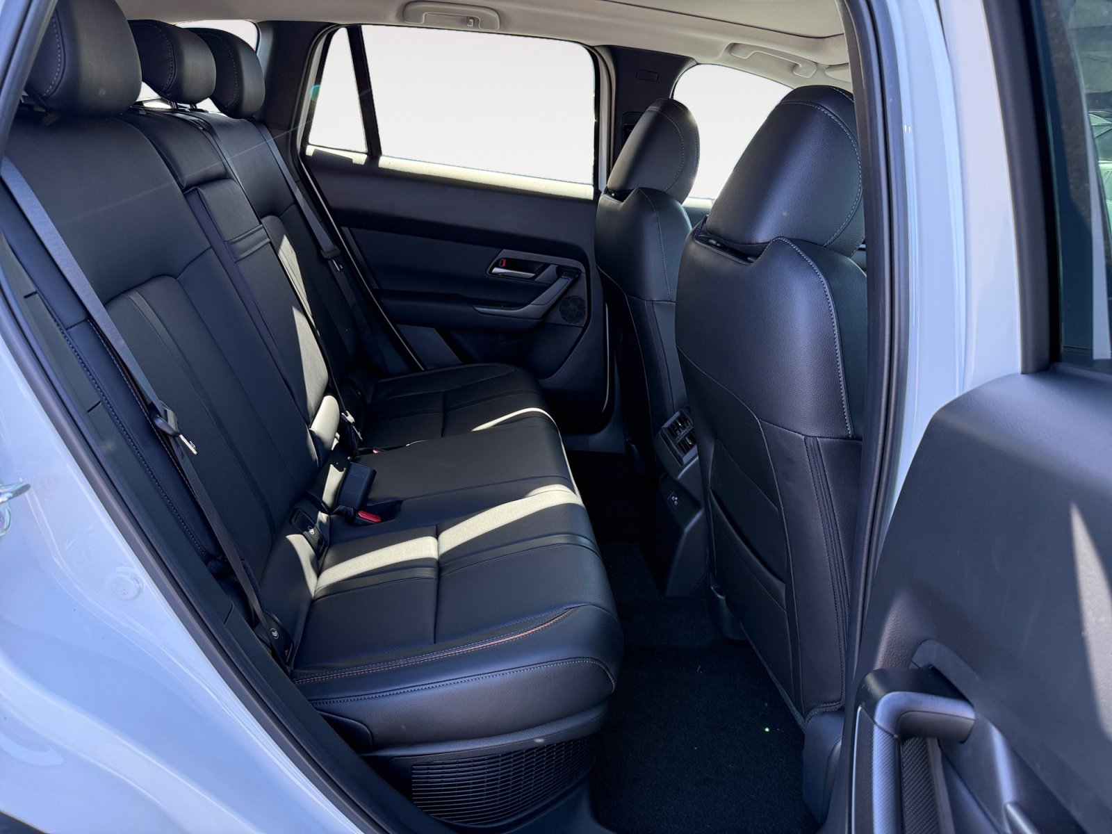 New 2026 Wind Chill Pearl Mazda Premium image 18