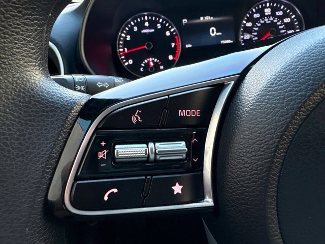 Certified Used 2022 Snow White Pearl Kia LXS image 18