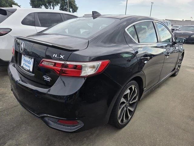 Used 2016 Crystal Black Pearl Acura w/Premium/A-SPEC Pkg image 4