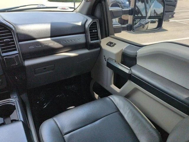Used 2019 Blue Ford XLT image 17