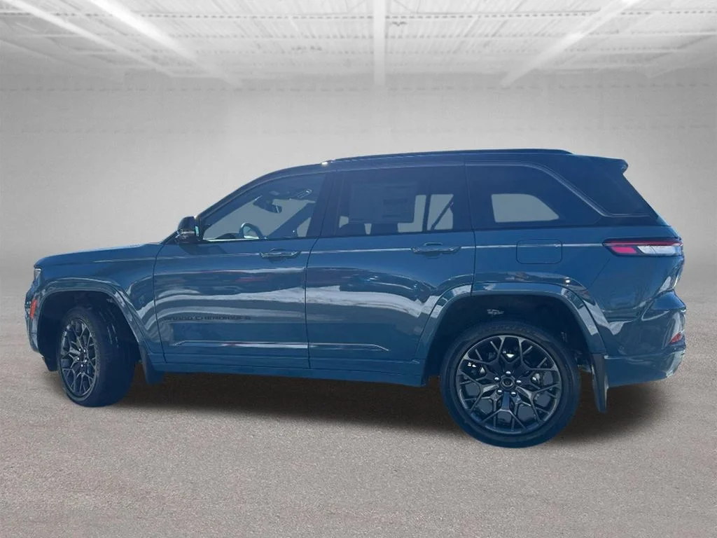 New 2026 Steel Blue Exterior Paint Jeep Summit image 10