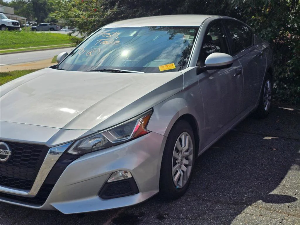 Used 2020 Silver Nissan 2.5 S image 12