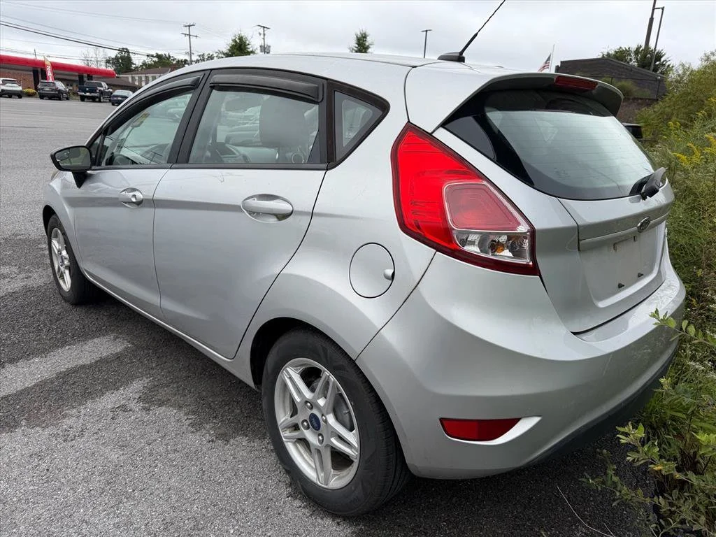 Used 2017 Silver Ford SE image 9