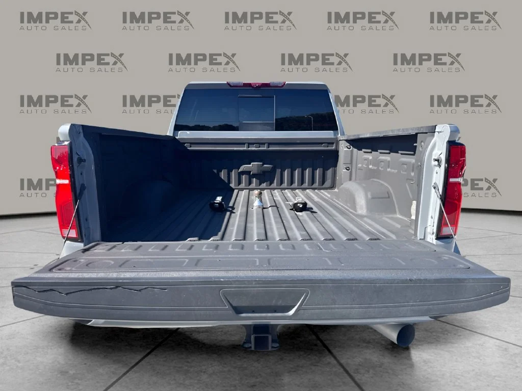 Used 2024 Gray Chevrolet LTZ image 28
