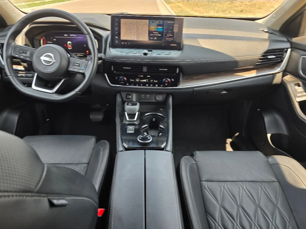 Used 2024 Boulder Gray Pearl Nissan Platinum image 26