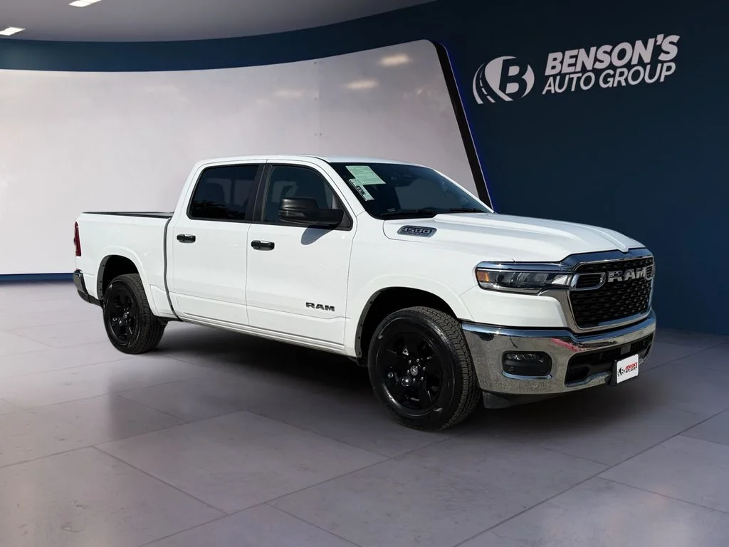 Used 2025 White Ram Big Horn/Lone Star image 7