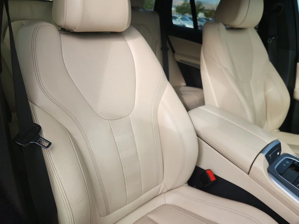 Used 2021 Gray BMW xDrive40i image 17