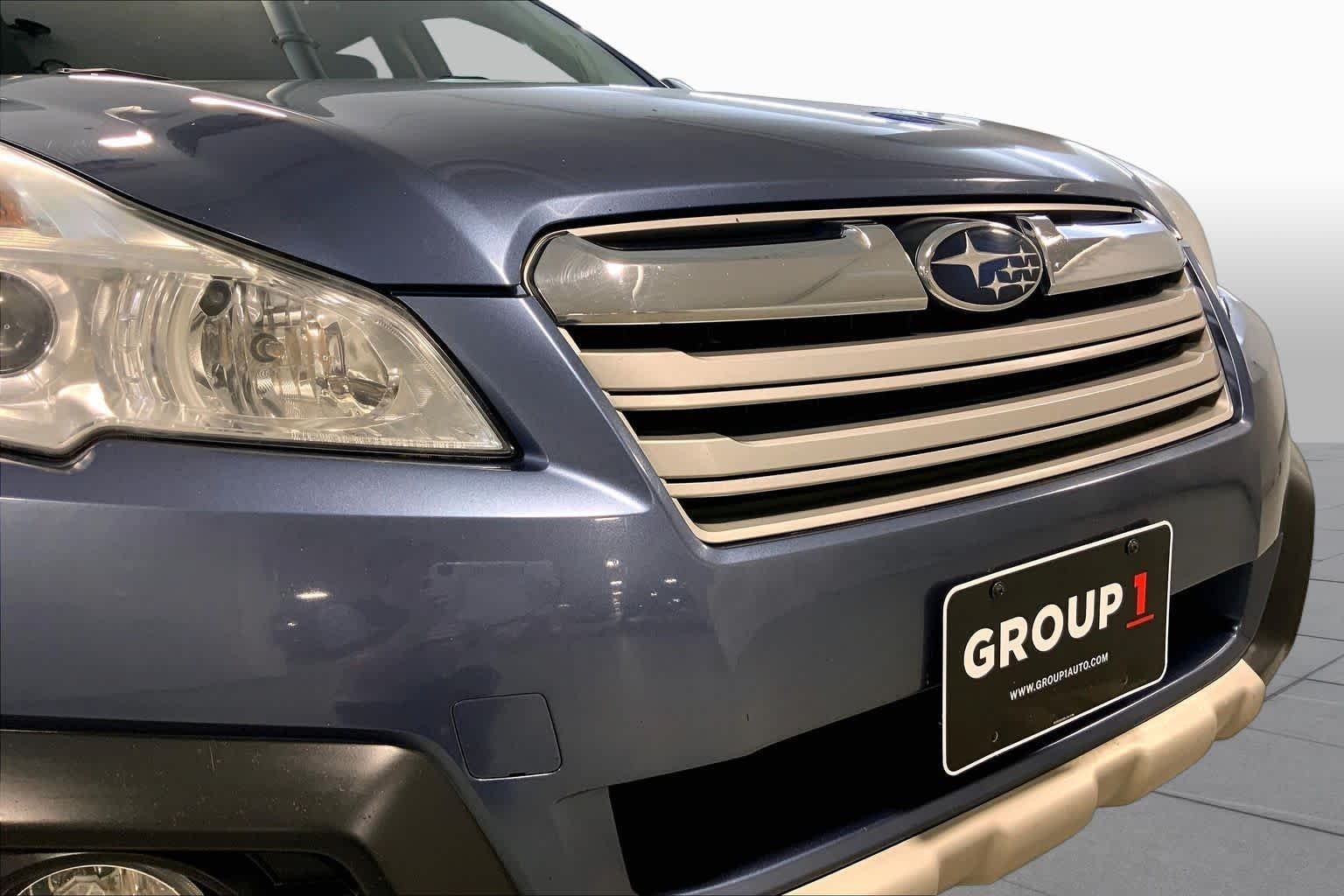 Used 2014 Twilight Blue Metallic Subaru 2.5i Limited image 32