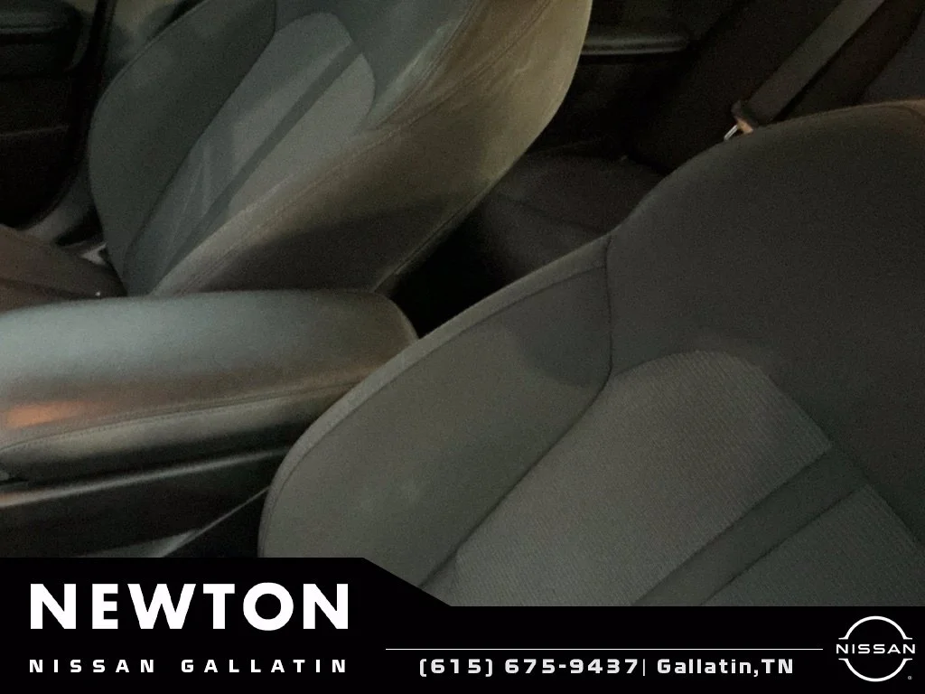 Used 2022 Silver Kia LXS image 7