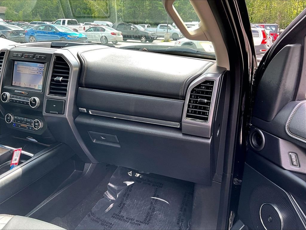Used 2019 Black Metallic Ford Platinum image 13