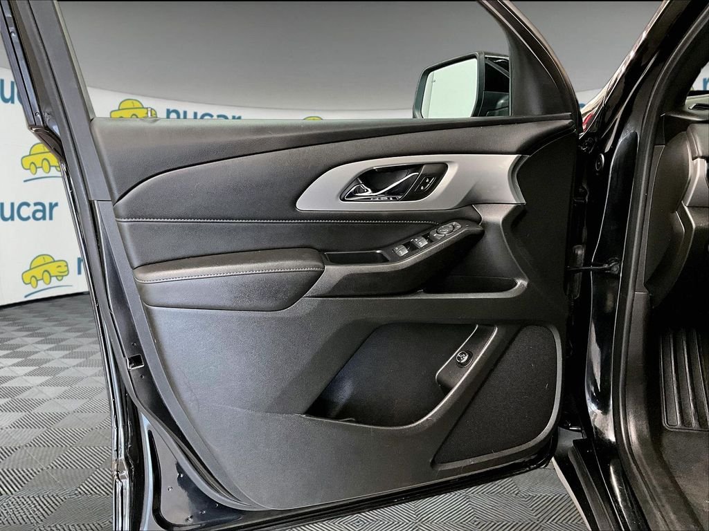 Used 2022 Mosaic Black Metallic Chevrolet LT image 9