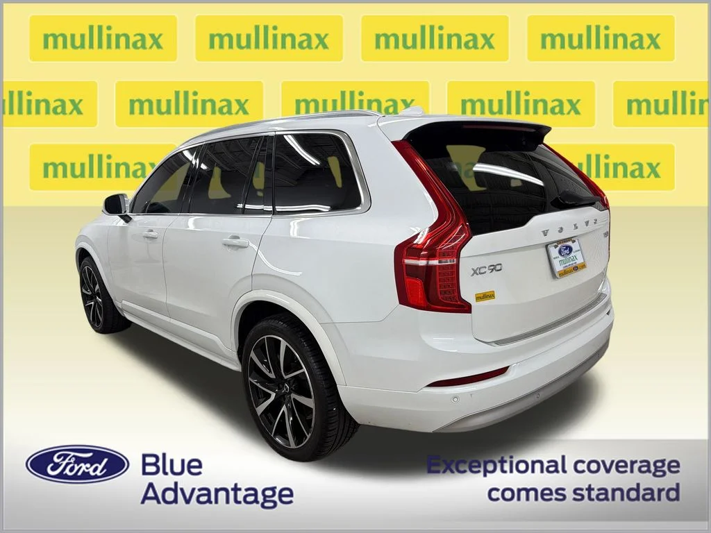 Certified Used 2022 White Volvo T6 Momentum image 10