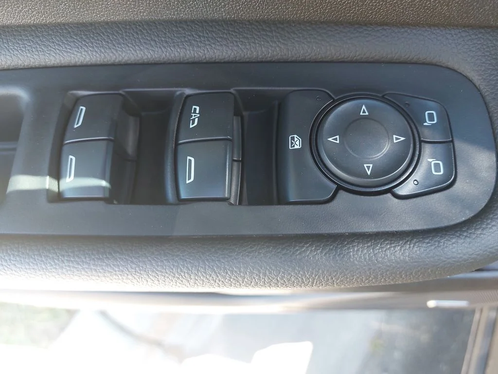 Used 2024 Black GMC Denali image 28