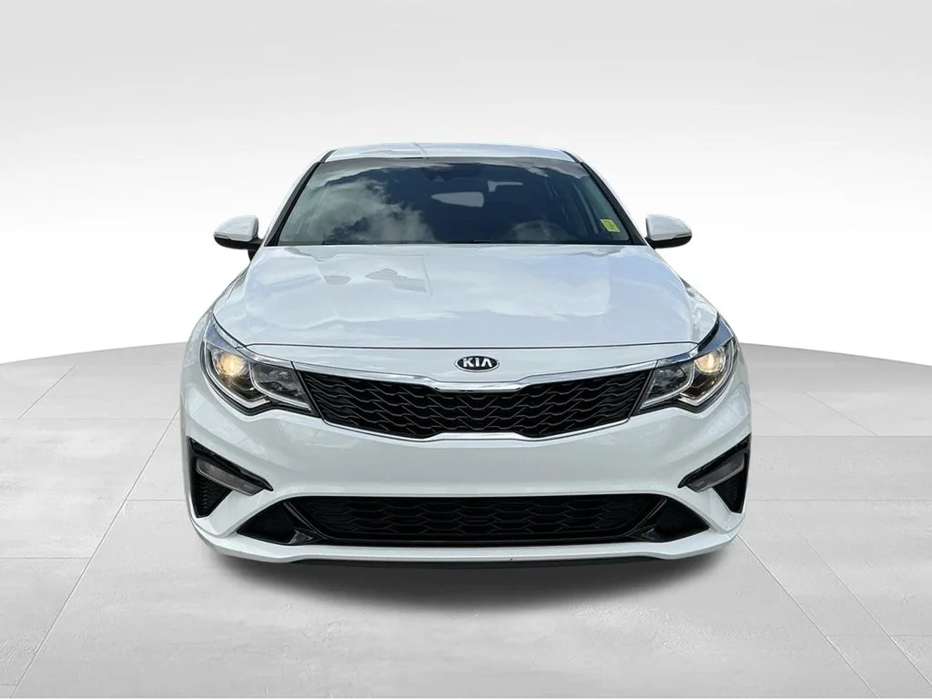 Used 2020 White Kia LX image 10