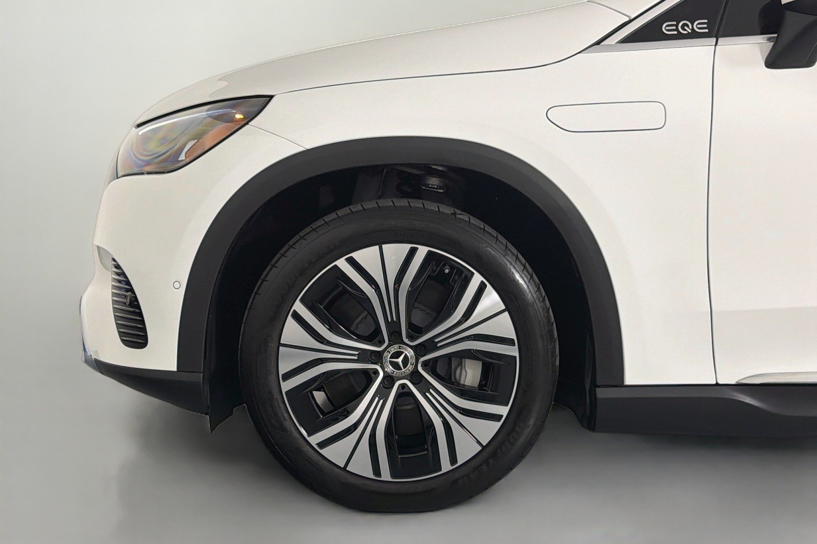 Certified Used 2025 Polar White Mercedes-Benz EQE 350+ image 11