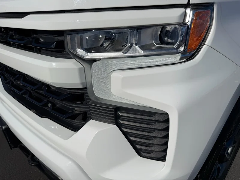 Used 2024 Summit White Chevrolet RST image 32