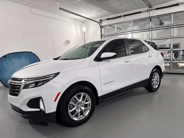 Used 2022 White Chevrolet LT image 3